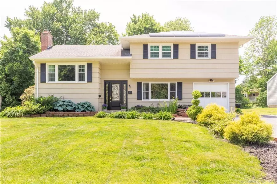 3 Tanglewood Road, West Hartford, CT 06119