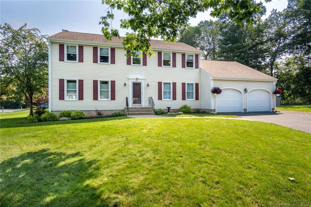 7 Woodhaven Circle, South Windsor, CT 06074