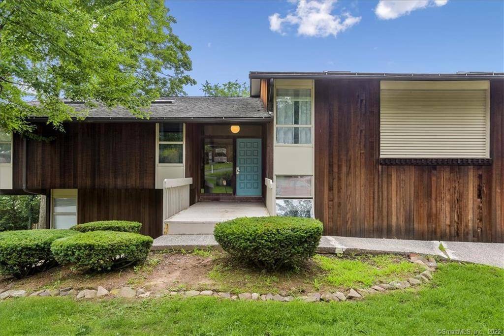 5 Country Squire Drive #F, Cromwell, CT 06416