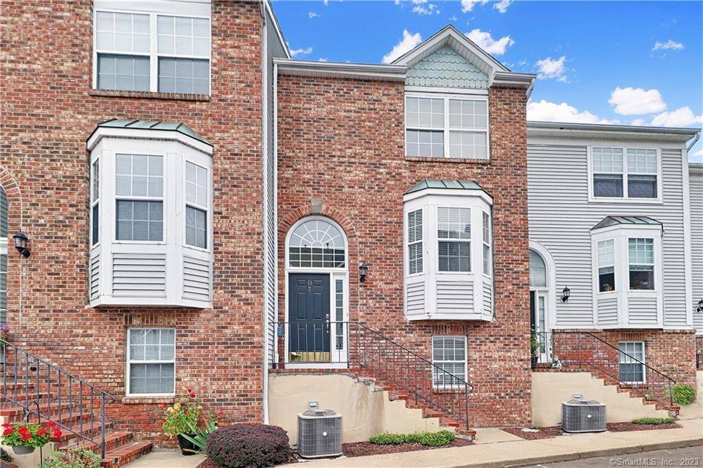 2612 North Avenue #D7, Bridgeport, CT 06604