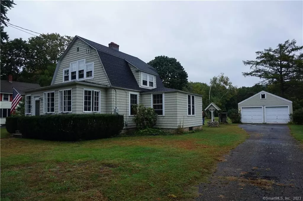 Old Lyme, CT 06371,5 Griswold Avenue