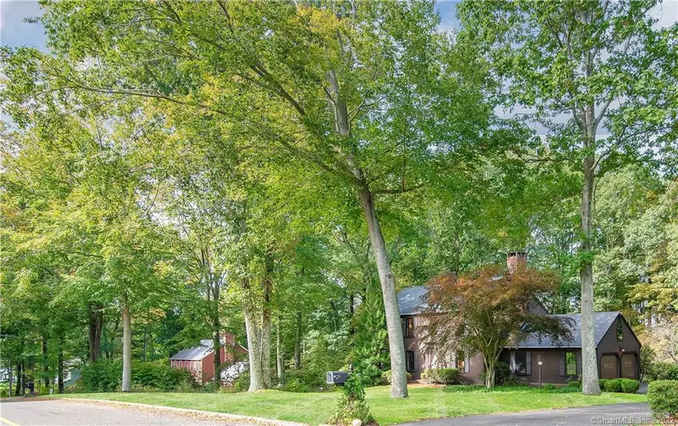 8 Red Barn Road, Oxford, CT 06478