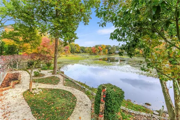 6 Toilsome Avenue, Norwalk, CT 06851