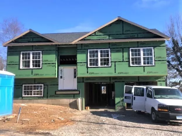 30 Shinnacock Trail, Shelton, CT 06484