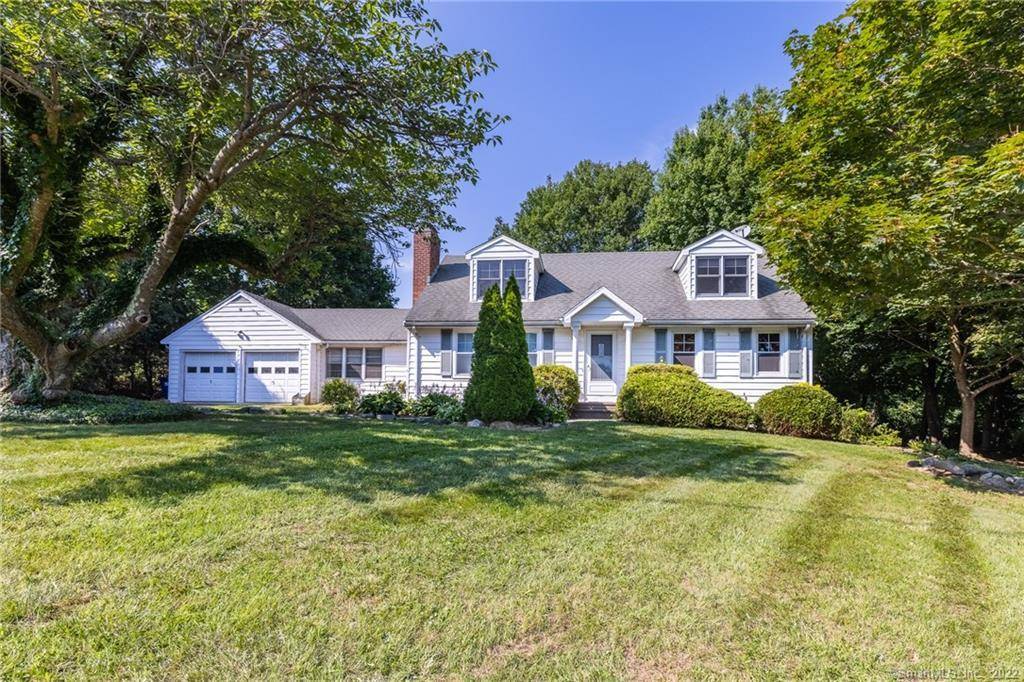 Trumbull, CT 06611,7 Hampton Road