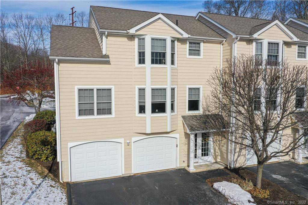 7 Parkwoods Drive #7, Norwich, CT 06360