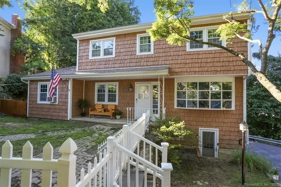 125 Pilgrim Drive, Greenwich, CT 06831