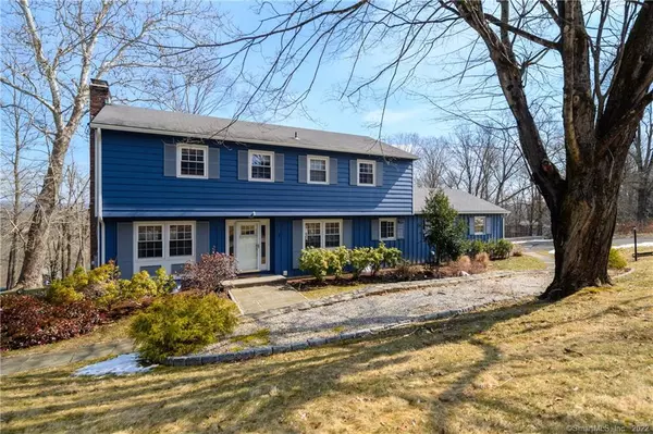 3 Juniper Lane, Brookfield, CT 06804