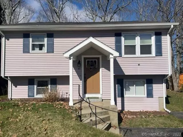 41 Tanglewood Lane, Voluntown, CT 06384