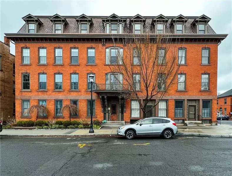 130 Main Street #4A, Canton, CT 06019