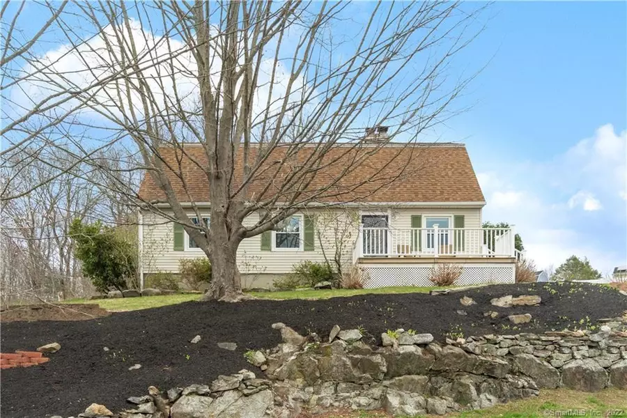 6 Meadow Lark Road, Naugatuck, CT 06770