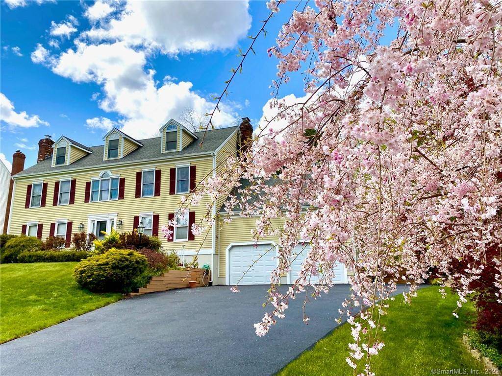 8 Cromwell Road, North Haven, CT 06473