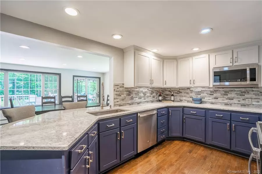 35 Moravia Road, Avon, CT 06001