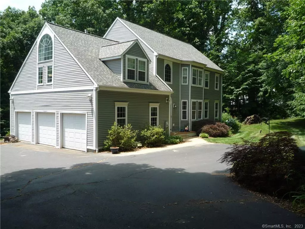 North Branford, CT 06471,24 Lasalette Way