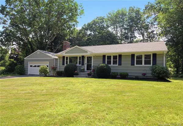 18 Westwood Road, Trumbull, CT 06611