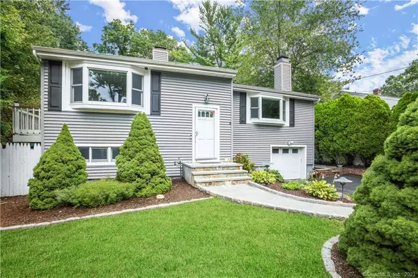 4 Mark Drive, Norwalk, CT 06851