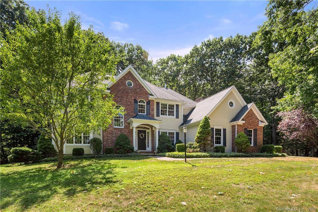 52 Hunters Crossing, Burlington, CT 06013