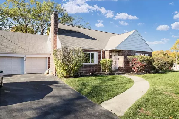 15 Inwood Road, Trumbull, CT 06611