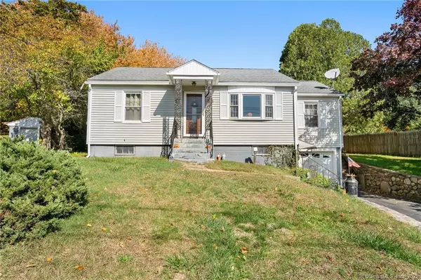 124 Fort Shantok Road, Montville, CT 06382