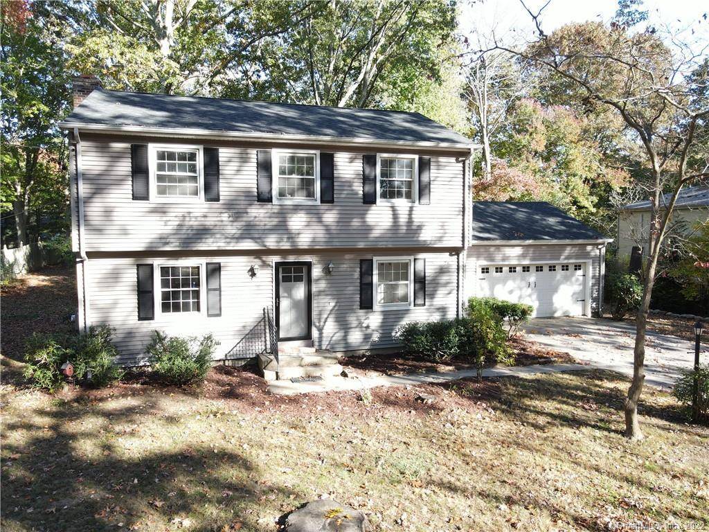 12 Acorn Drive, East Lyme, CT 06357