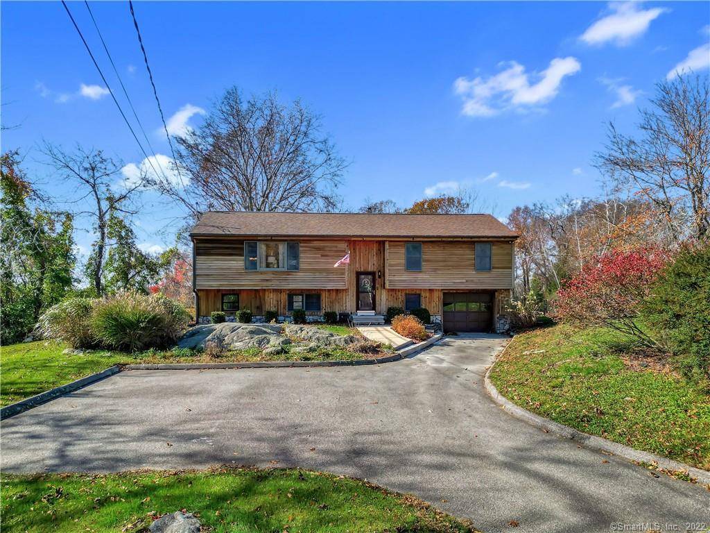 34 Bloomingdale Road, Waterford, CT 06375