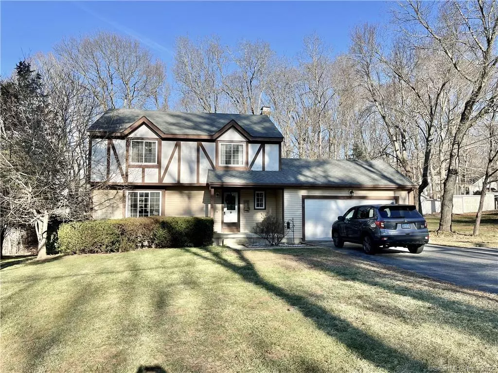 Ledyard, CT 06335,17 Brewster Drive