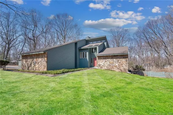 385 Thompson Street, Glastonbury, CT 06073