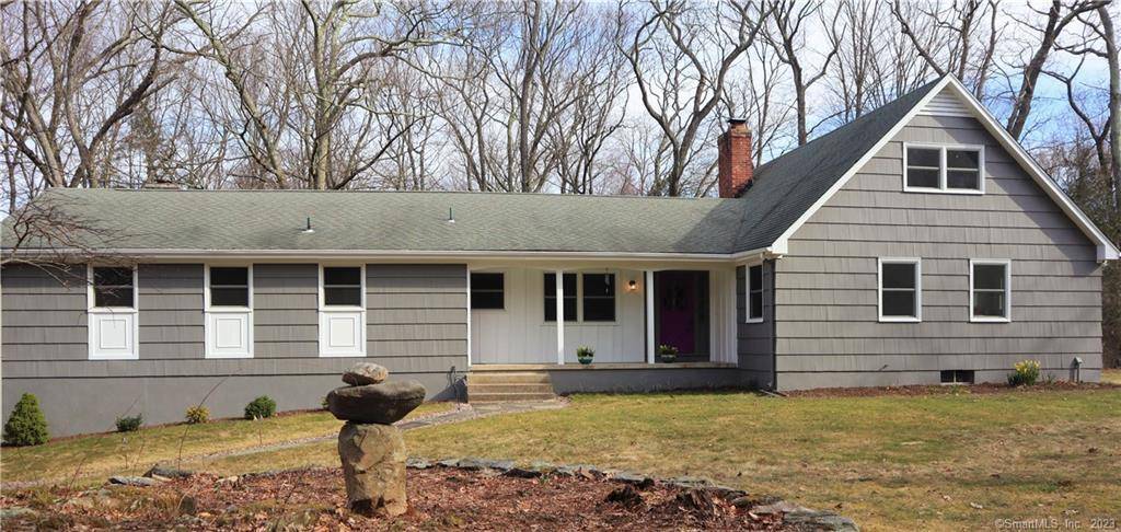 95 Maple Vale Drive, Woodbridge, CT 06525