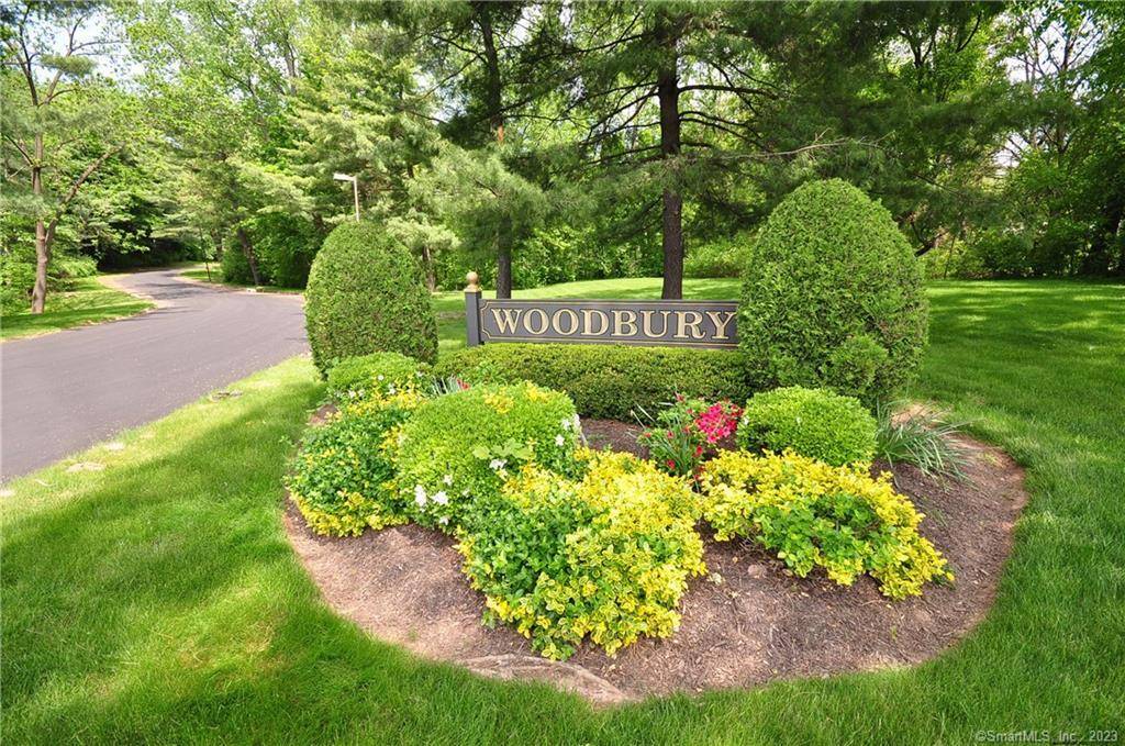 15 Woodbury Lane #15, West Hartford, CT 06117