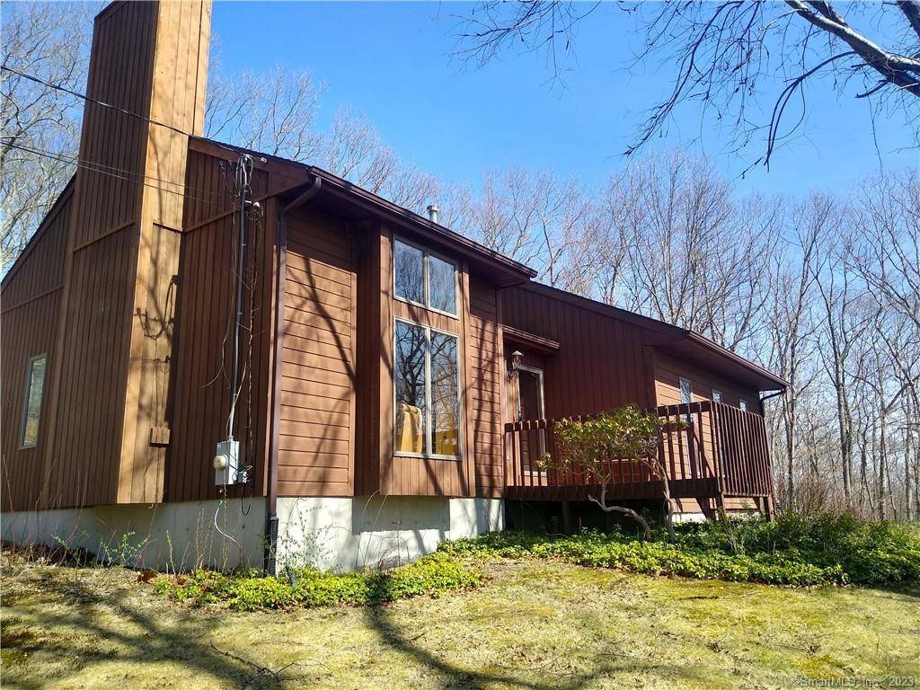 90 Van Cedarfield Road, Colchester, CT 06415