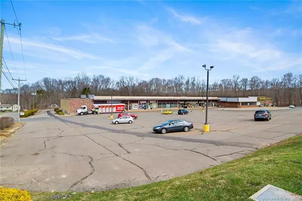 Mansfield, CT 06268,591 Middle Turnpike #1A