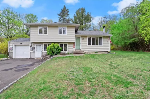 15 Algonquin Road, Norwalk, CT 06851