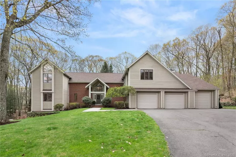48 Hunters Crossing, Burlington, CT 06013