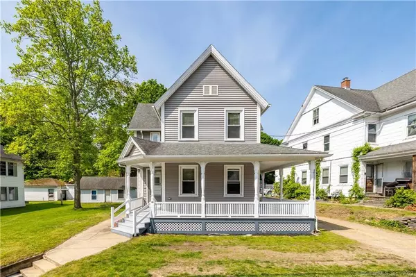 82 Woodstock Avenue, Putnam, CT 06260