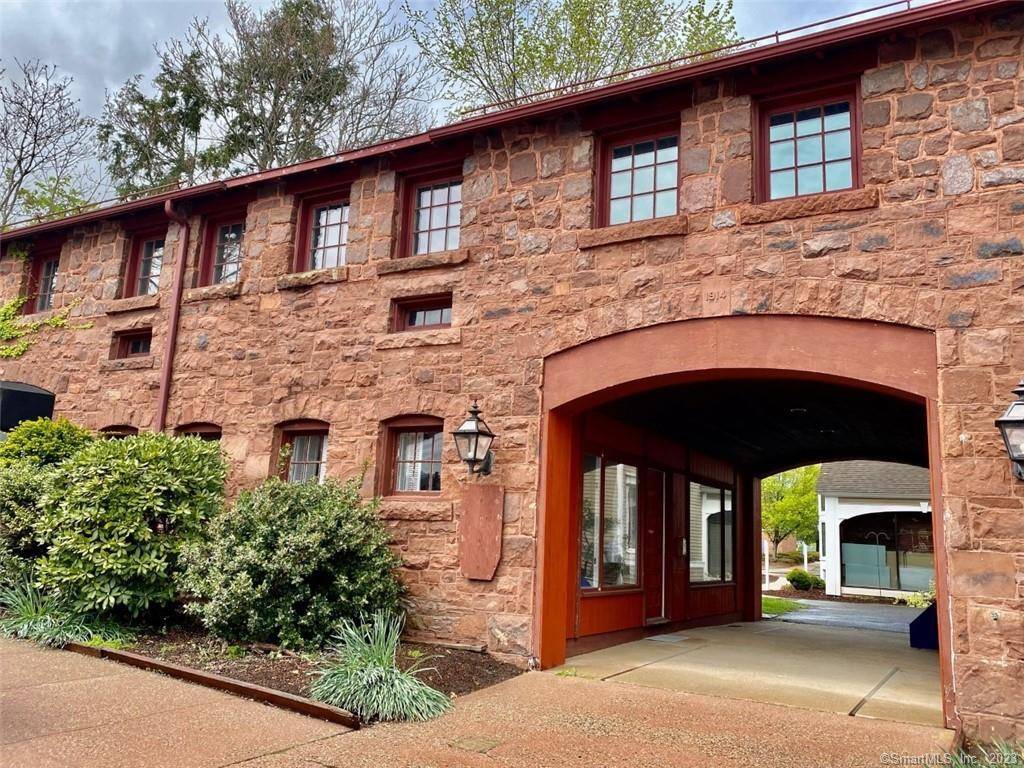 10 Jim Gallagher Way #15, Simsbury, CT 06070