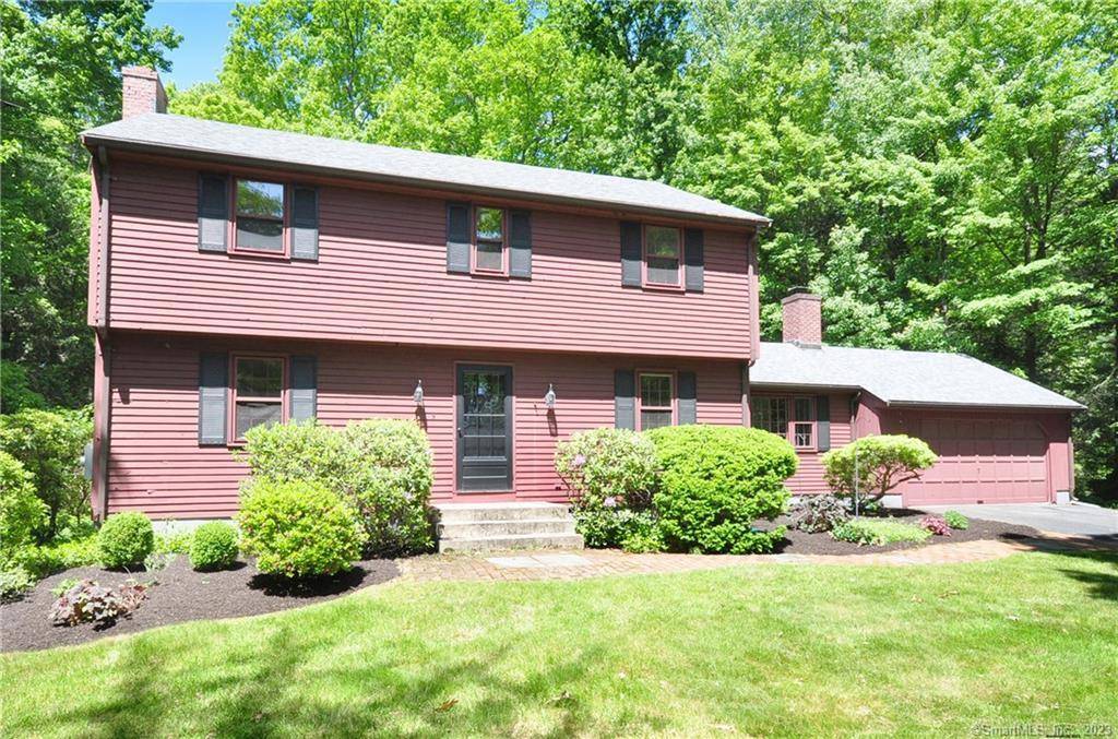 9 Surry Circle, Simsbury, CT 06070
