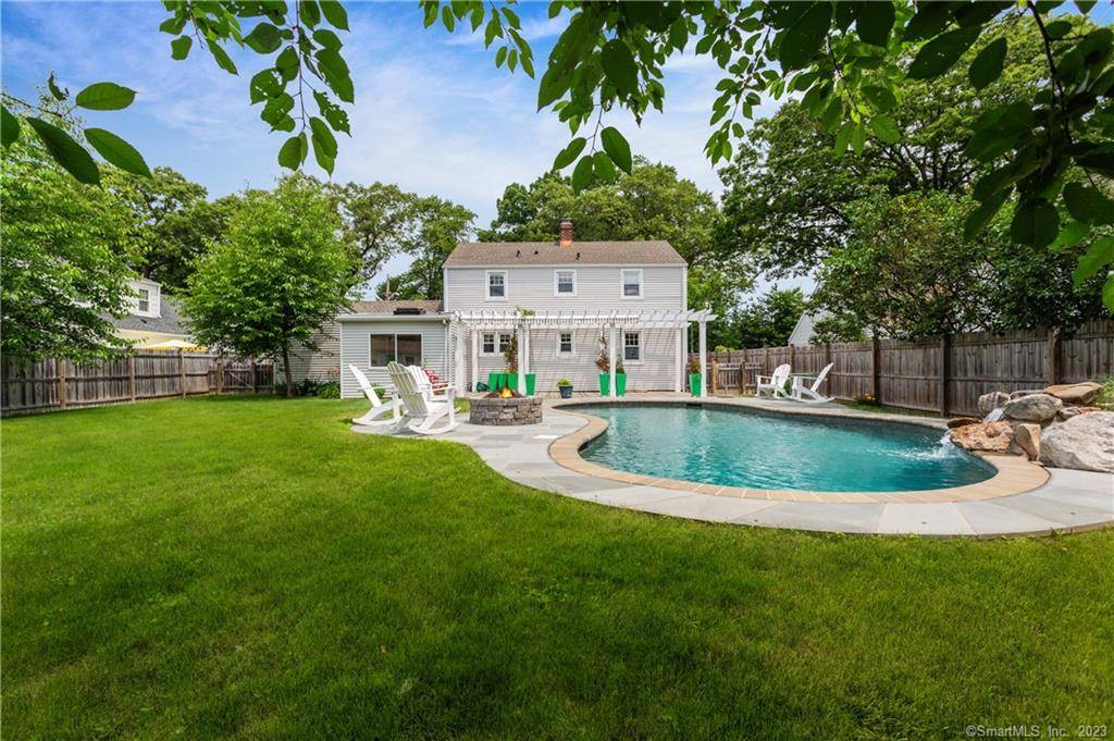 10 Colony Court, Stamford, CT 06905