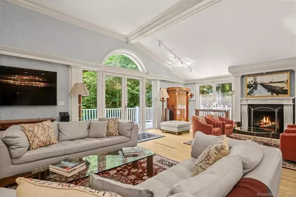 Greenwich, CT 06831,24 Nutmeg Drive
