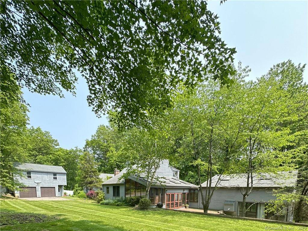 15 Dogwood Knoll Road, Killingworth, CT 06419