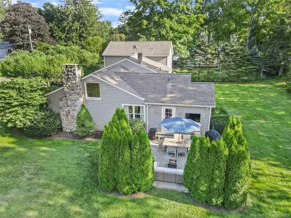 33 Shaker Road, New Canaan, CT 06840