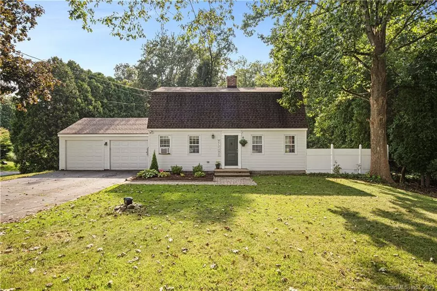 37 Smith Street, East Hampton, CT 06424