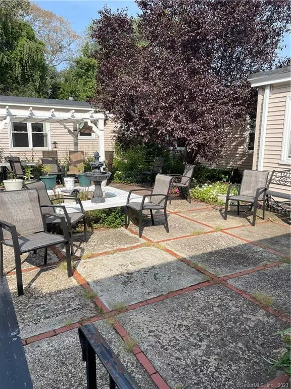 Chester, CT 06412,132 Main Street