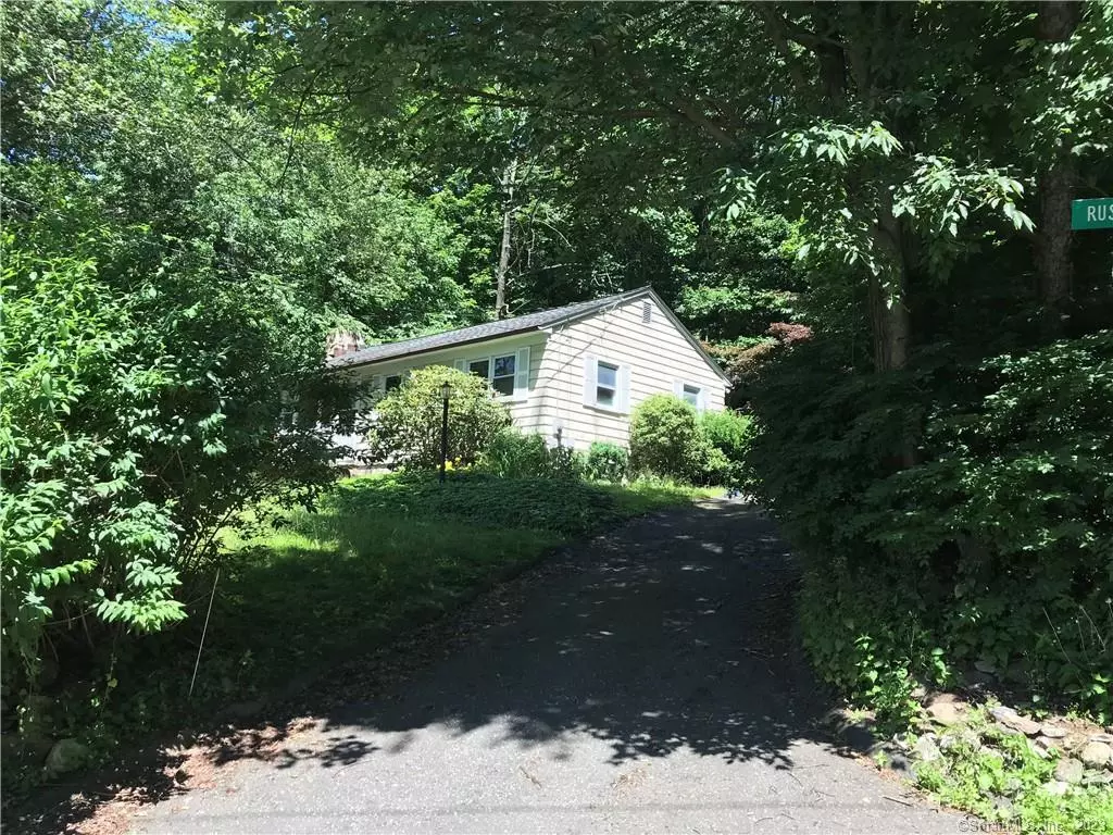 Ridgefield, CT 06877,8 Rustic Road