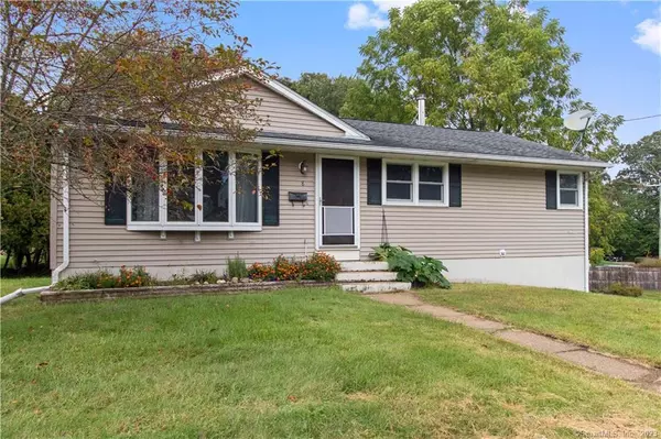 8 Sautter Drive, Montville, CT 06382