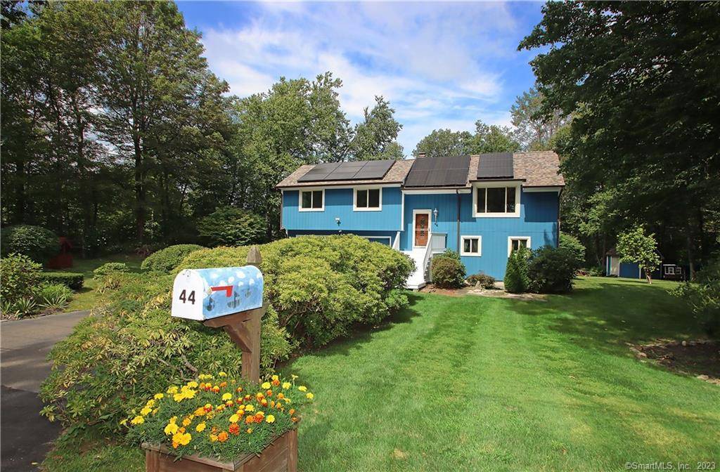 44 Woodcutters Drive, Bethany, CT 06524
