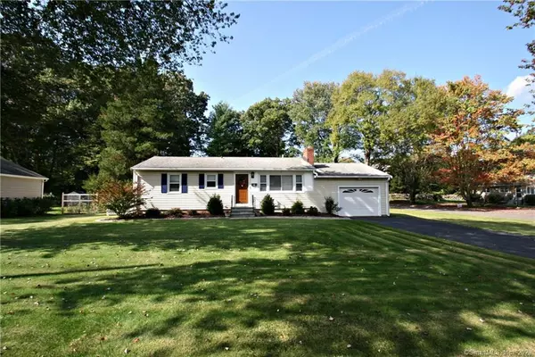 4 Randall Drive, Trumbull, CT 06611