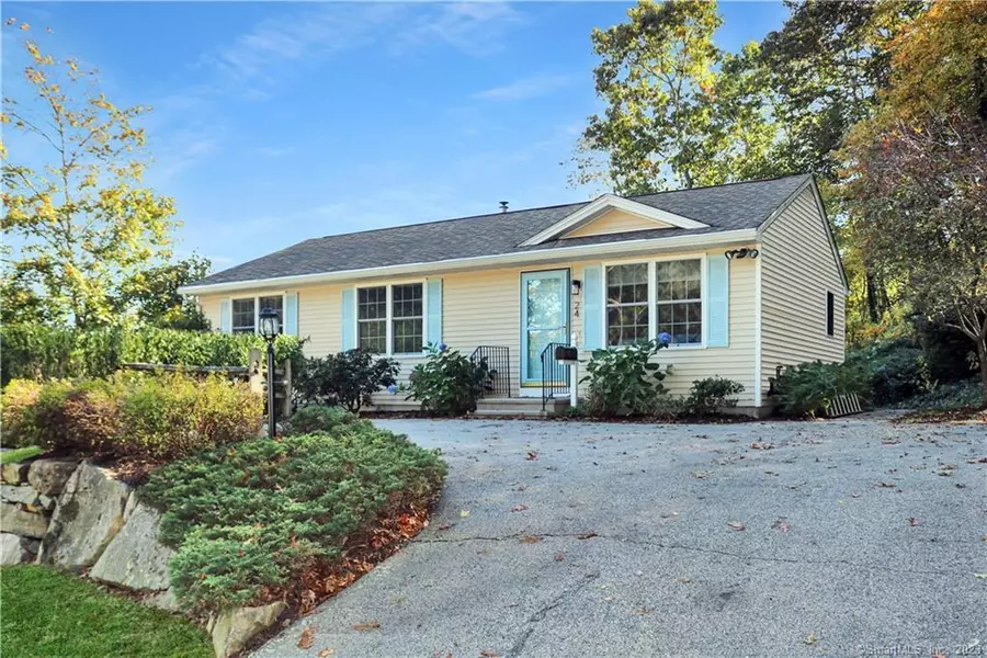 24 North Broad Street, Stonington, CT 06379