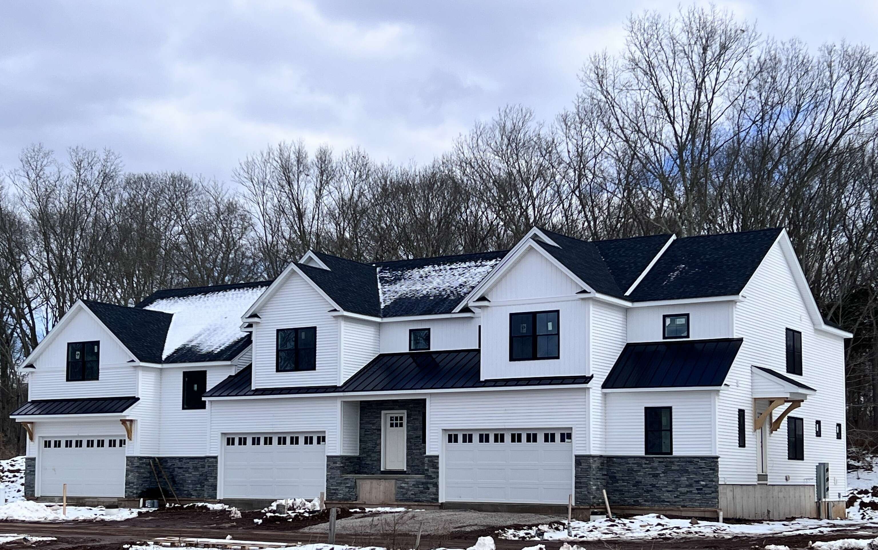 Guilford, CT 06437,16 Village Circle #16
