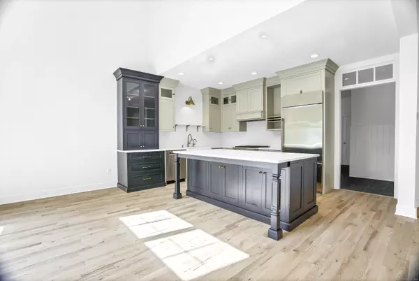 Guilford, CT 06437,20 Village Circle #20