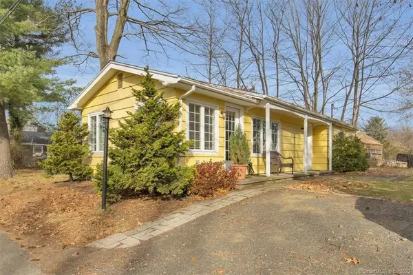 4 Lakeview Pl Extension, Middlefield, CT 06455